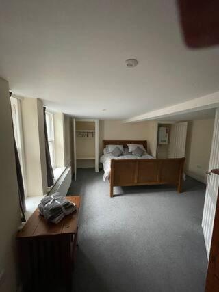 1 Hatton House 2 Bedroom 2 Bathroom Spacious Basement Flat Newark-on-Trent  ภายนอก รูปภาพ